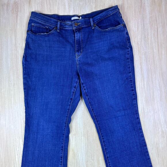 Levi's Classic Bootcut High Rise Western Classic Everyday Casual Denim Jeans 34 - Picture 2 of 15